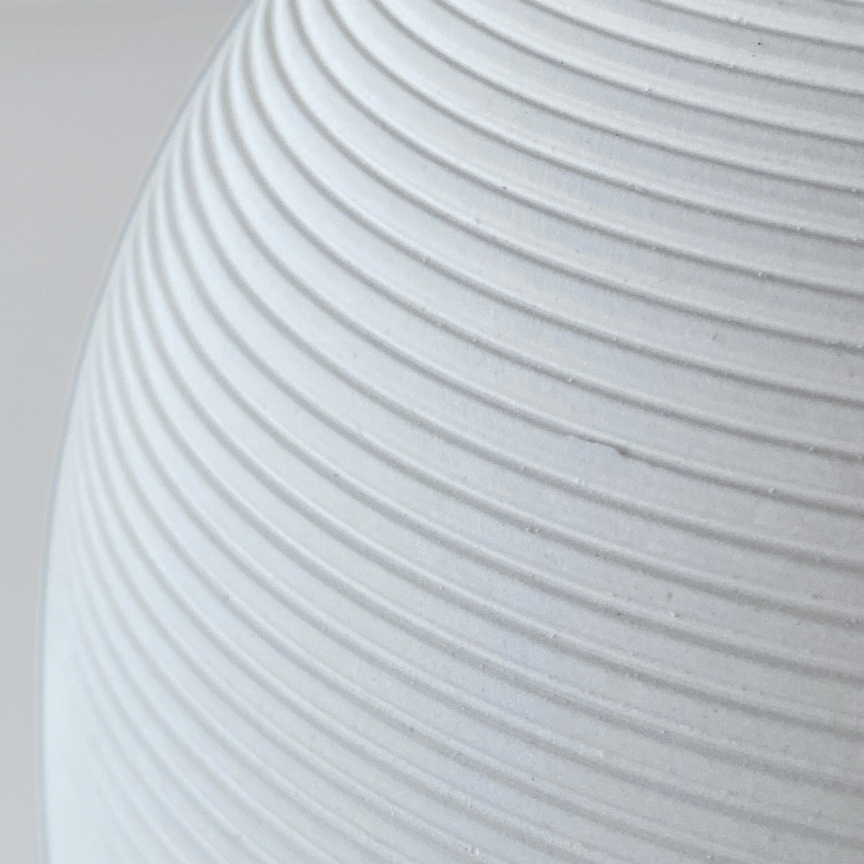 Jarrón Decorativo Medio Circular Moderno