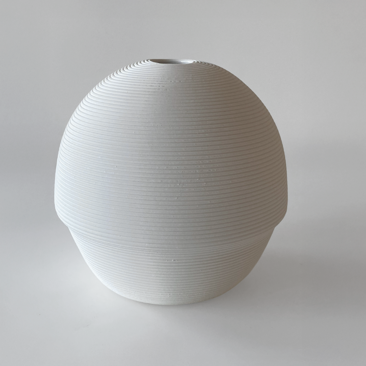 Jarrón Decorativo Medio Circular Moderno