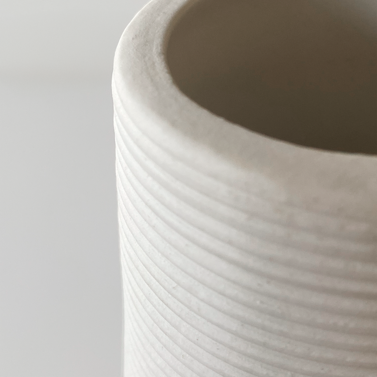 Florero de Cerámica Blanco Cuello Alto