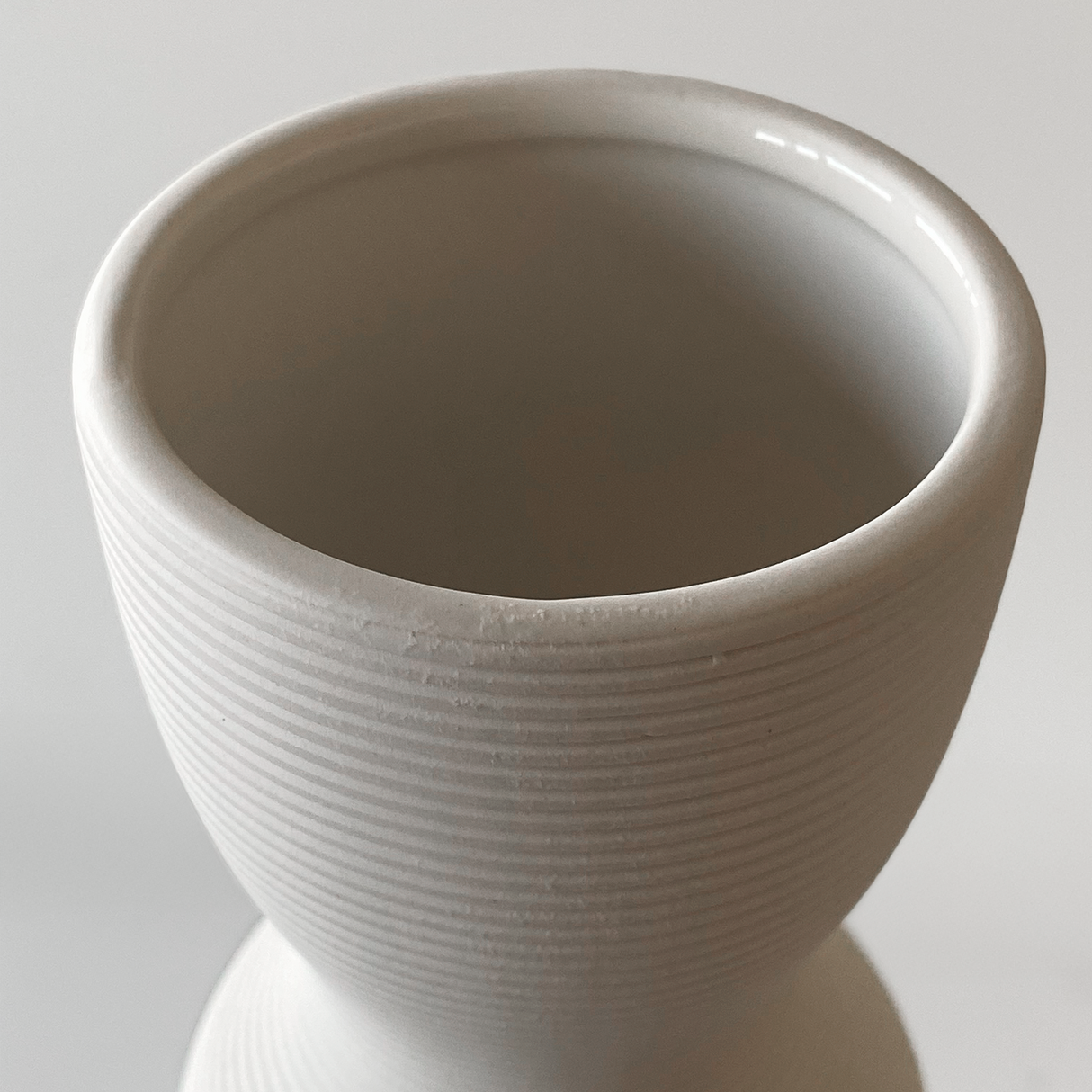 Jarrón Decorativo de Ceramica Curvo