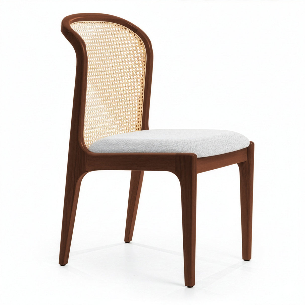 Silla con respaldo tejido artesanal de junco y asiento acolchado.