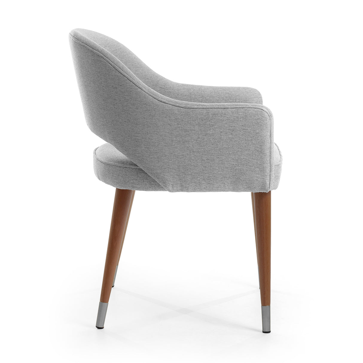 Silla acolchada con respaldo abierto color gris.