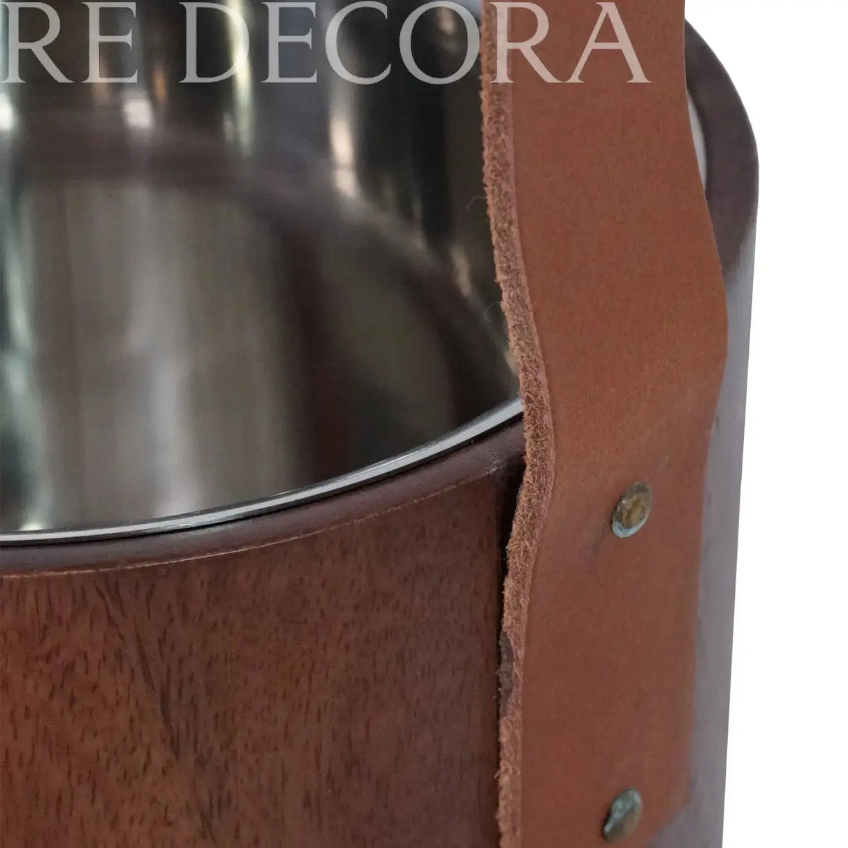 Hielera forrada en cuero