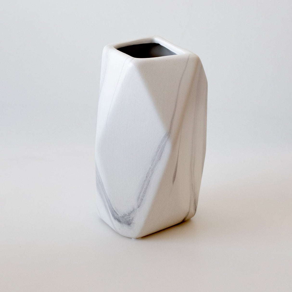 Jarrón Geométrico Mediano Kelida Porcelana