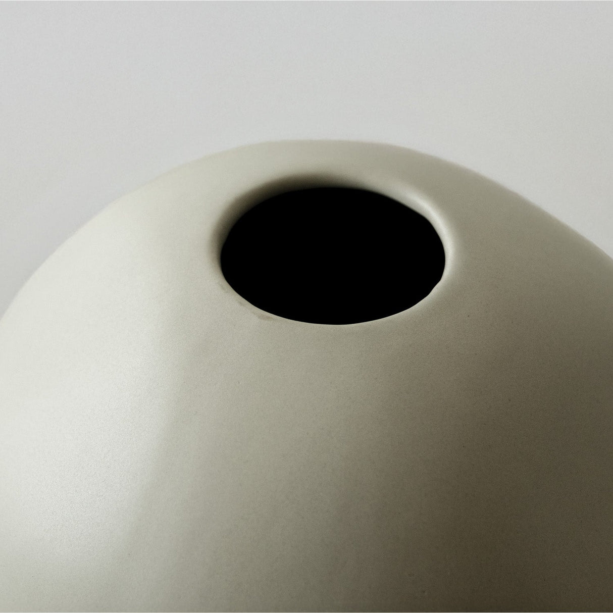 Jarrón de Cerámica Redondo Grande Minimalista Kelida Porcelana