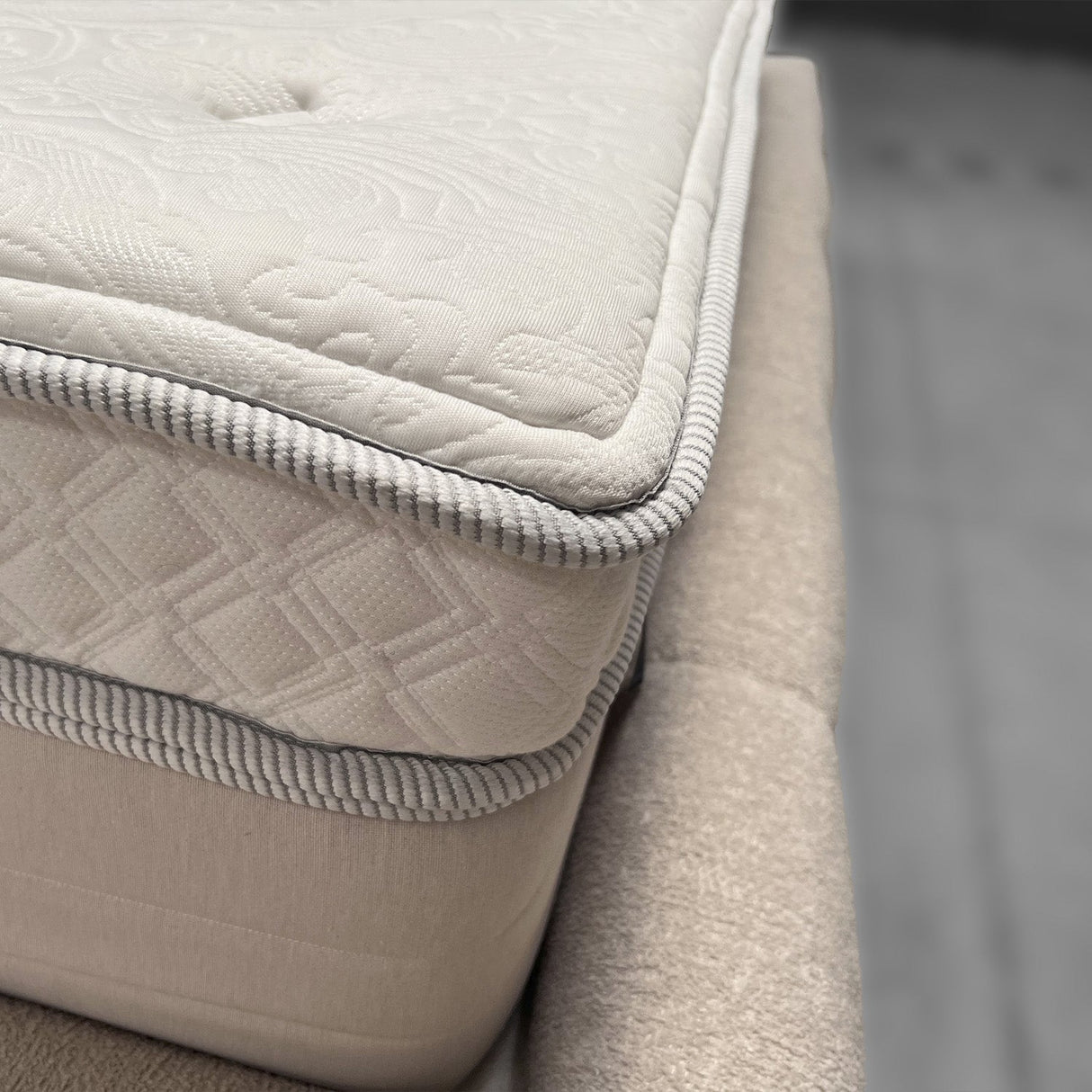 Cama Completa Vicenza King 6004 Intermedio Outlet S/CAMBIO NI DEVOLUCIÓN Re Decora