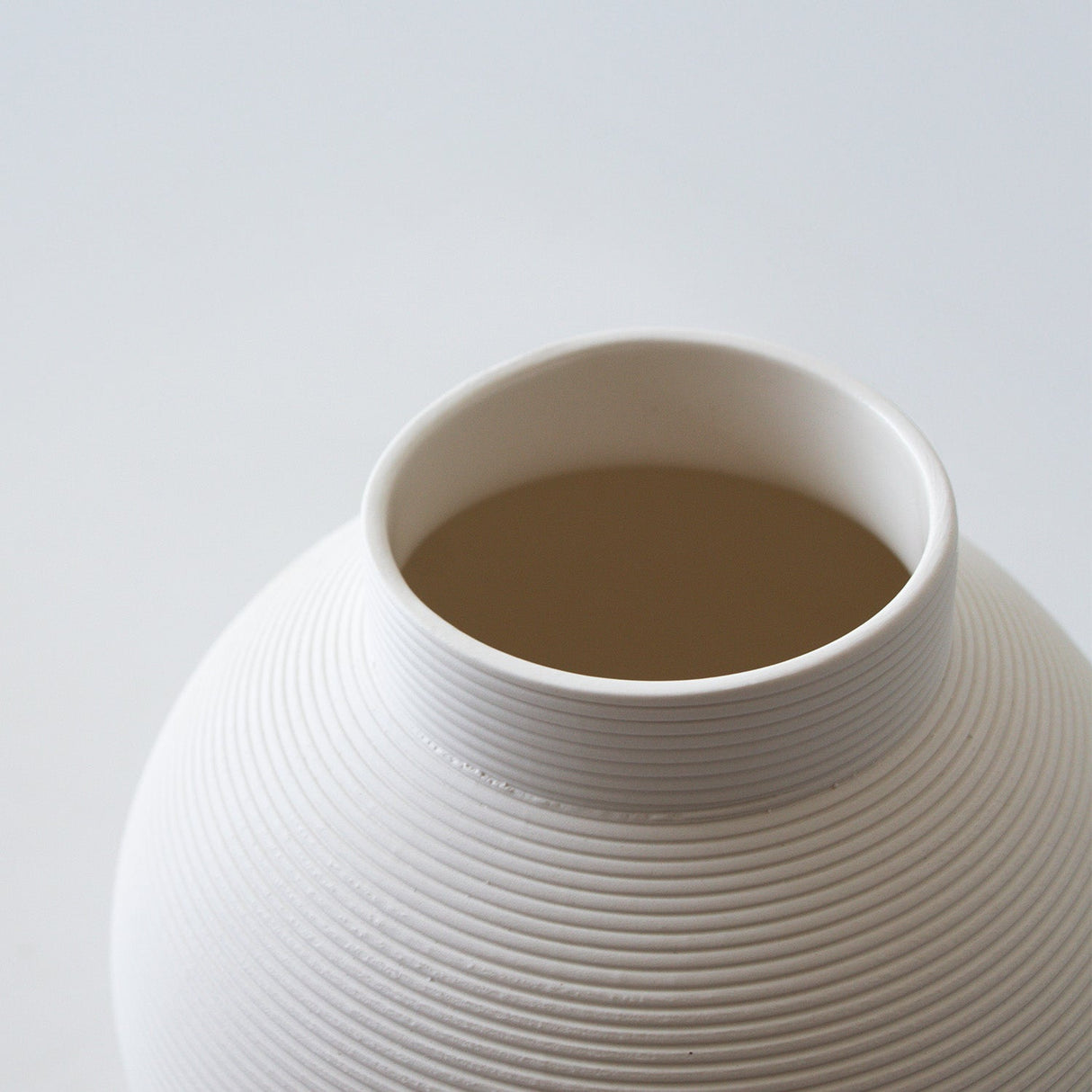 Florero de Cerámica Blanco Redondo Pequeño Kelida Porcelana