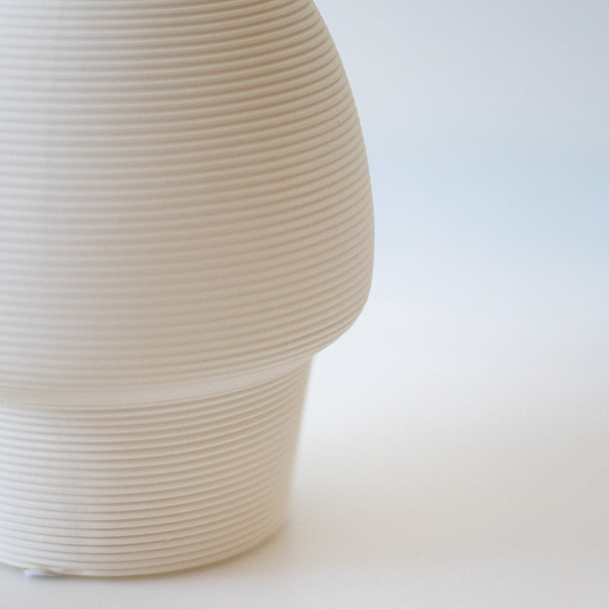 Jarrón Decorativo Circular Puntiagudo Moderno Kelida Porcelana