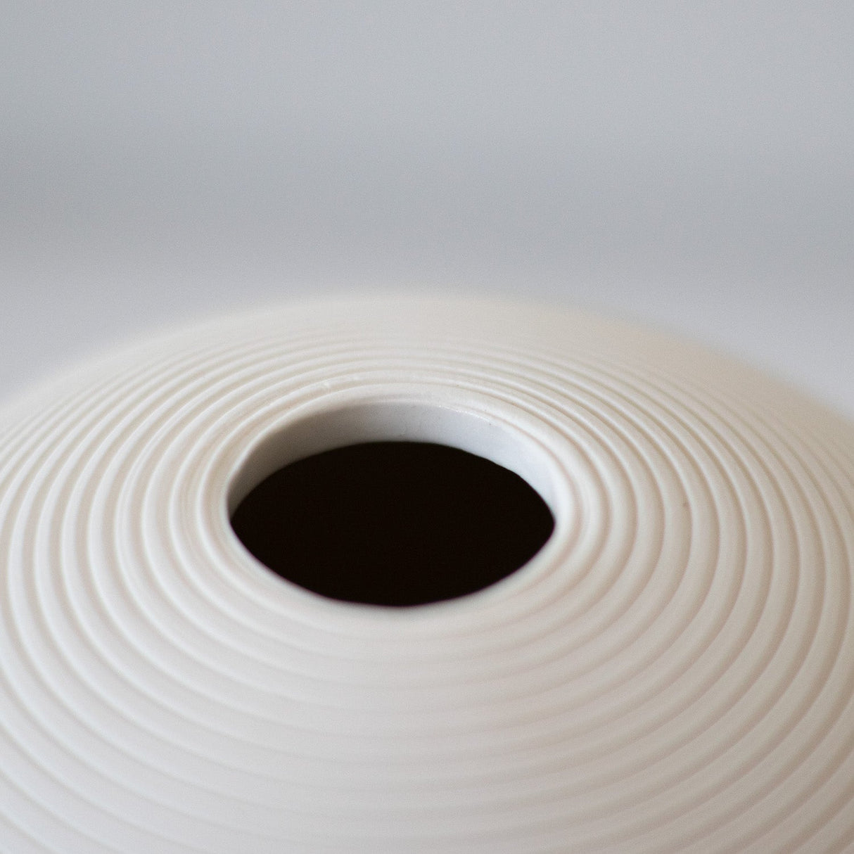 Jarrón Decorativo Bola Redonda Kelida Porcelana