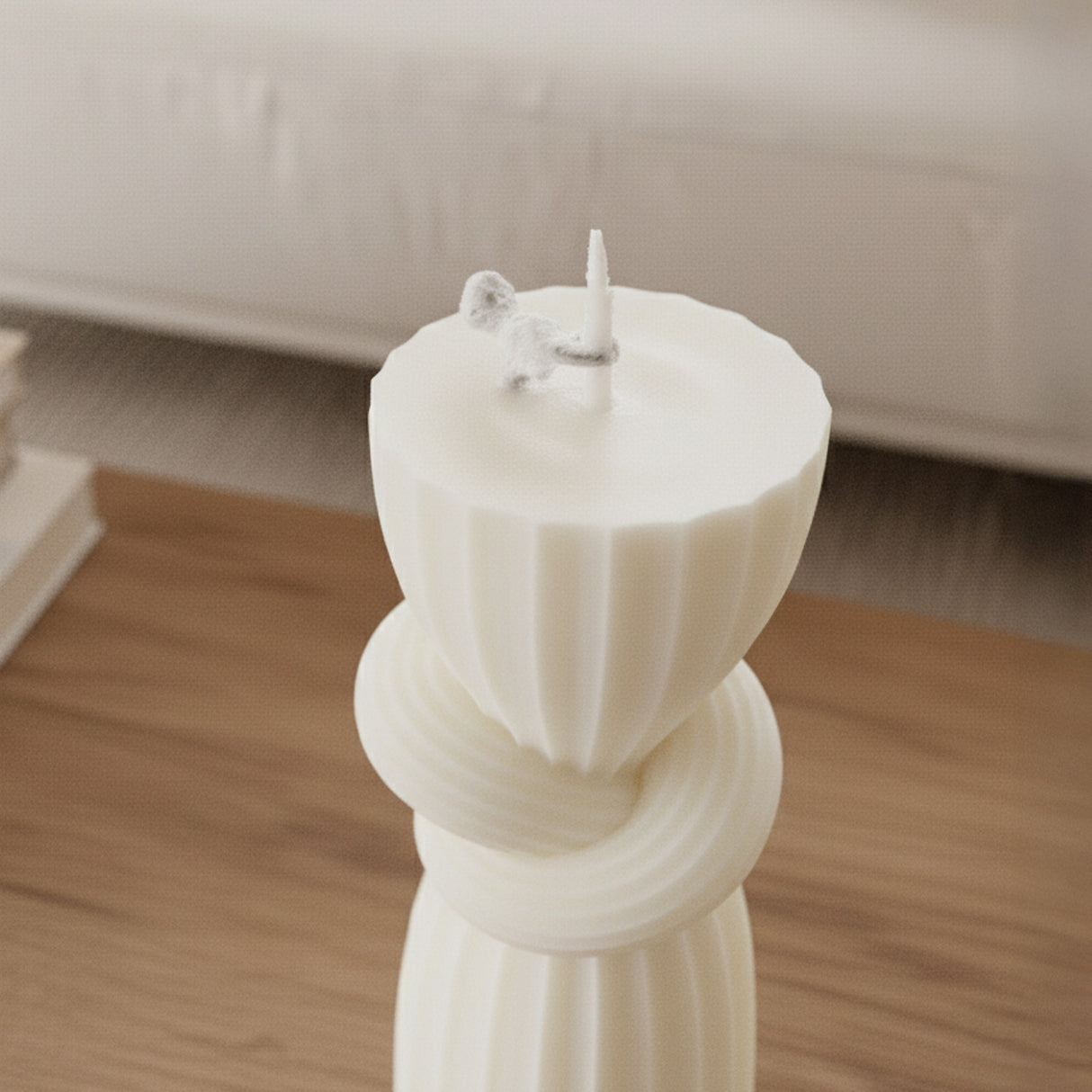 Vela de Cera Blanca Nórdica Pilar con Nudo