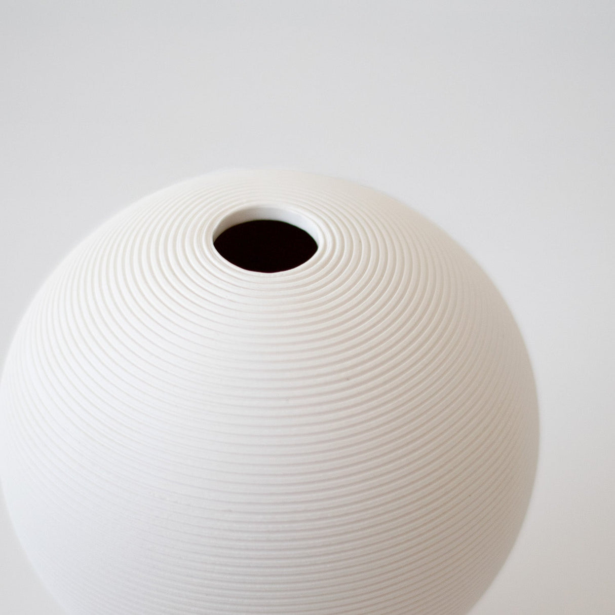 Jarrón Decorativo Bola Redonda Kelida Porcelana