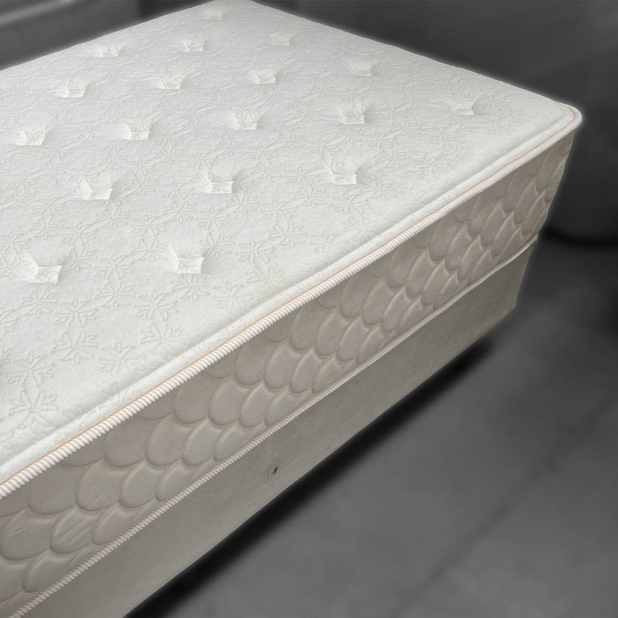 Cama Europea Elevatto Stock 1.5 plaza Outlet S/CAMBIO NI DEVOLUCIÓN Re Decora