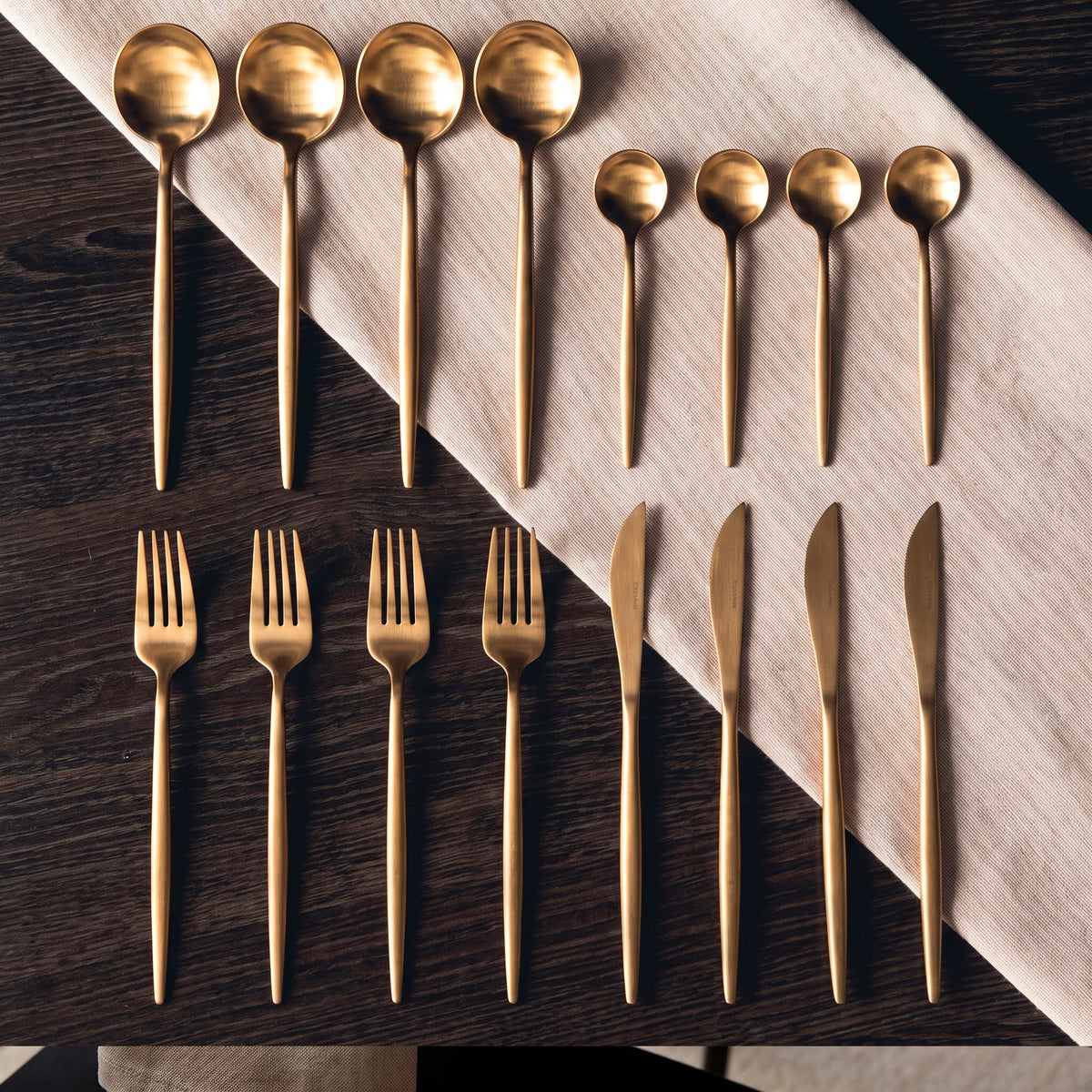 Set de cubierto 16pcs Jom dorado