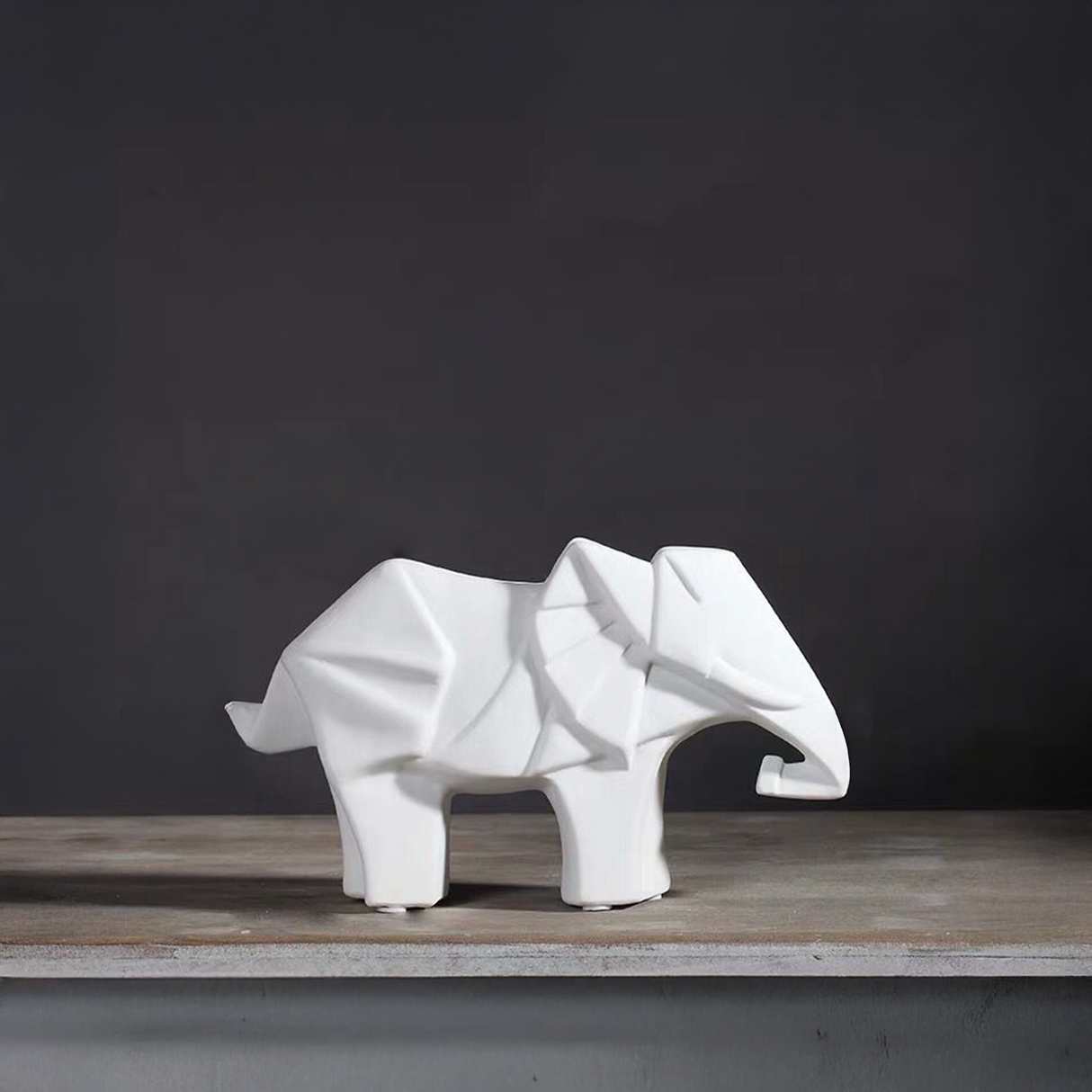 elefante decorativo de porcelana blanca