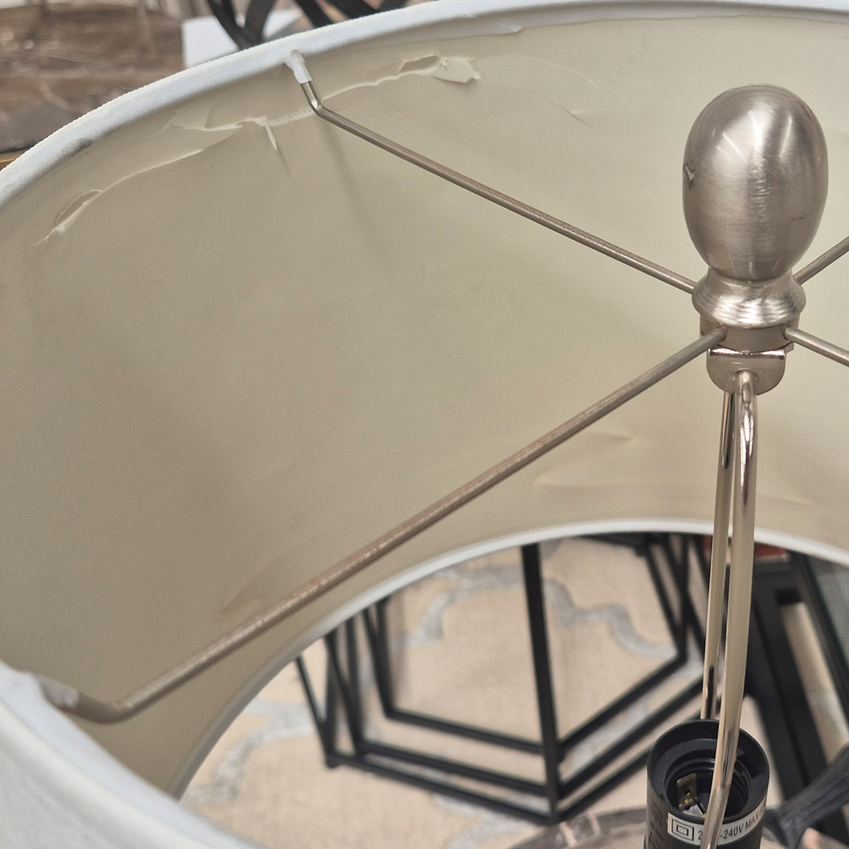 Lámpara Sobremesa Metal Outlet S/CAMBIO NI DEVOLUCIÓN Re Decora