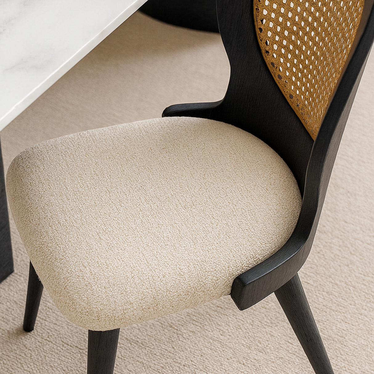 Mesa de comedor Ágata y Silla Jadem