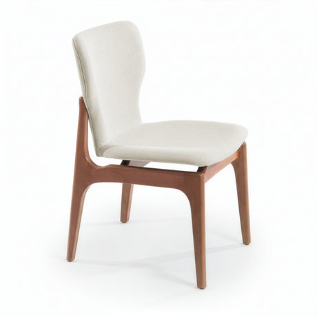 Silla de madera con asiento y respaldo acolchado ergonómico color vainilla.