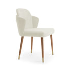 Silla con respaldo curvo, patas de madera con detalles en acero.