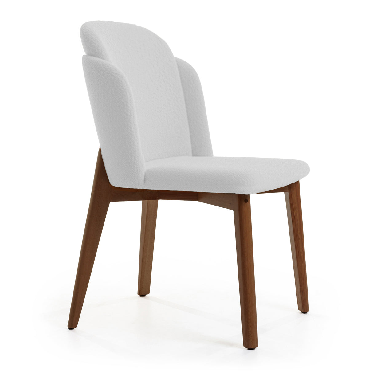 Silla acolchada con respaldo y patas de madera y detalle en ecocuero.