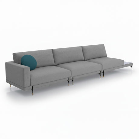 Sofá de 3 plazas para exterior con mesa de mármol.