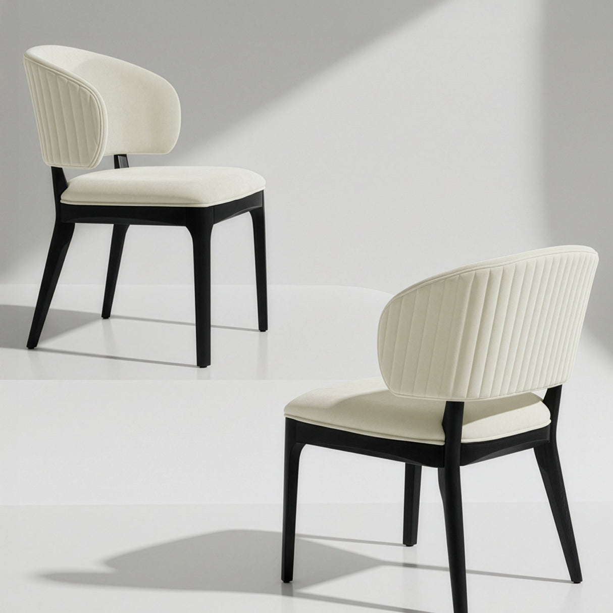 Silla con respaldo curvo acolchado.