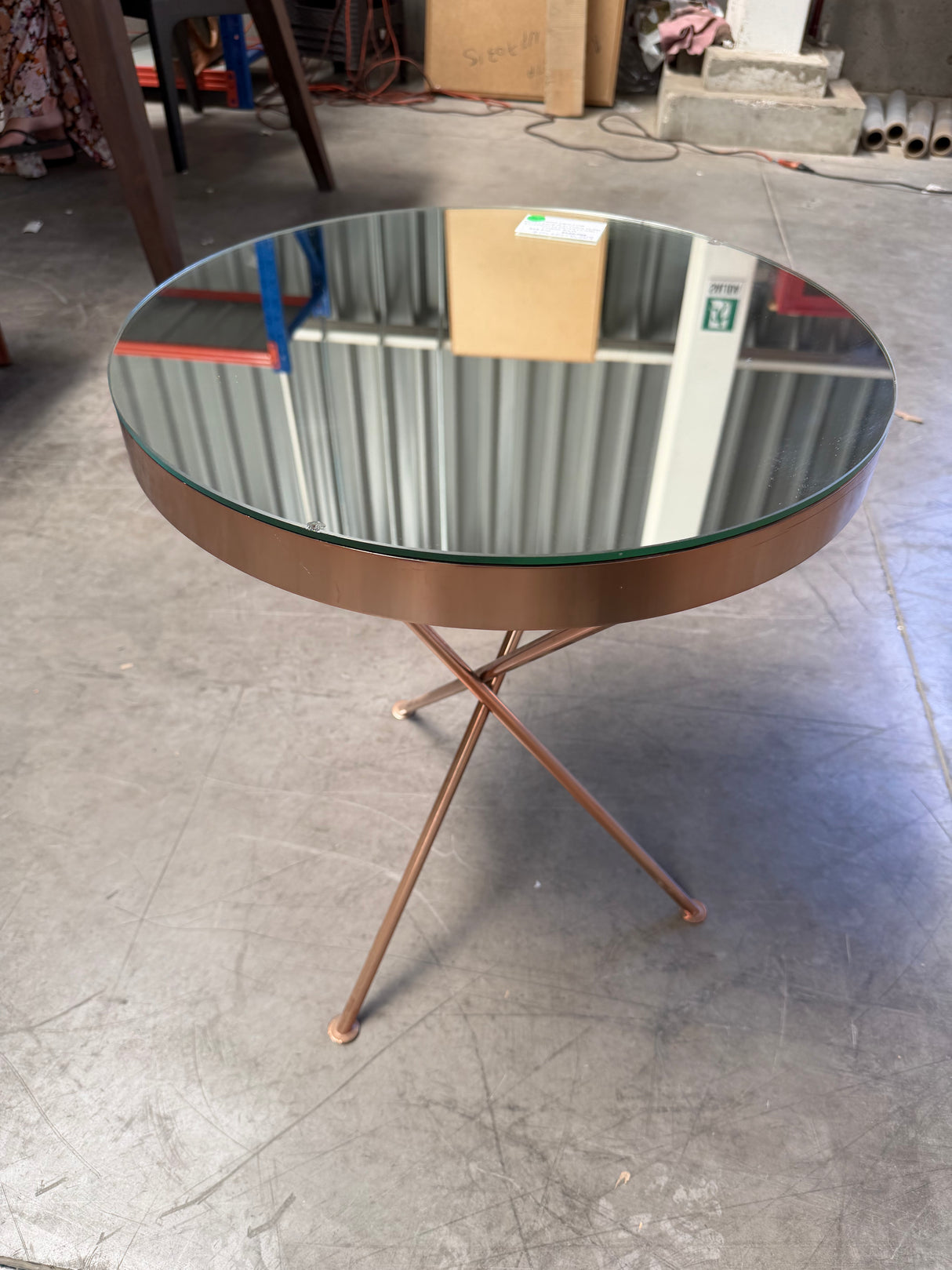 Mesa Lateral Rubí Cobre Outlet S/CAMBIO NI DEVOLUCIÓN