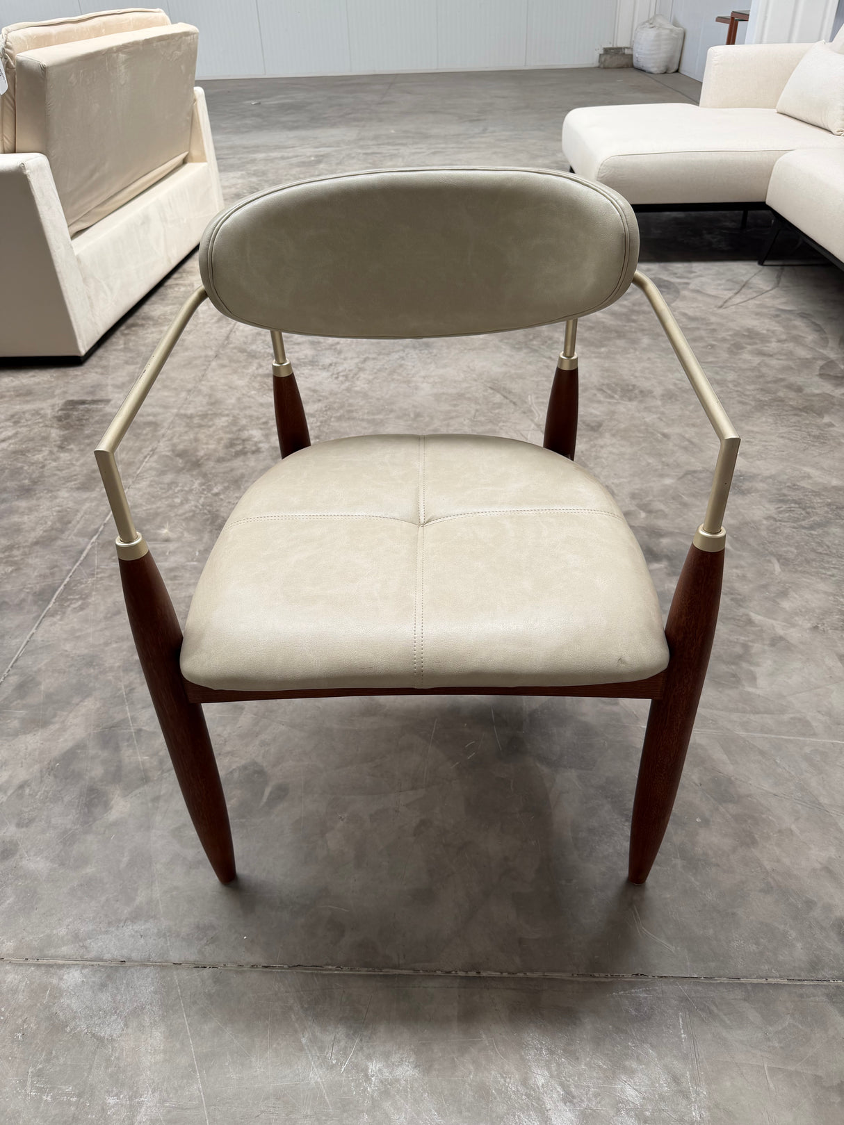 Silla Adara con Brazo AQ9010 COR20 CP. Outlet S/CAMBIO NI DEVOLUCIÓN