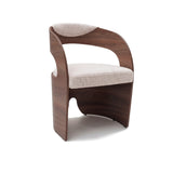 Poltrona de lino color beige con madera color nogal