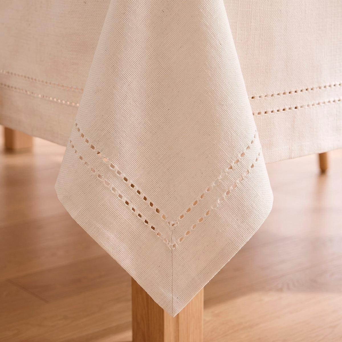MANTEL  BORDE PICOT CREMA 180 x 350cm