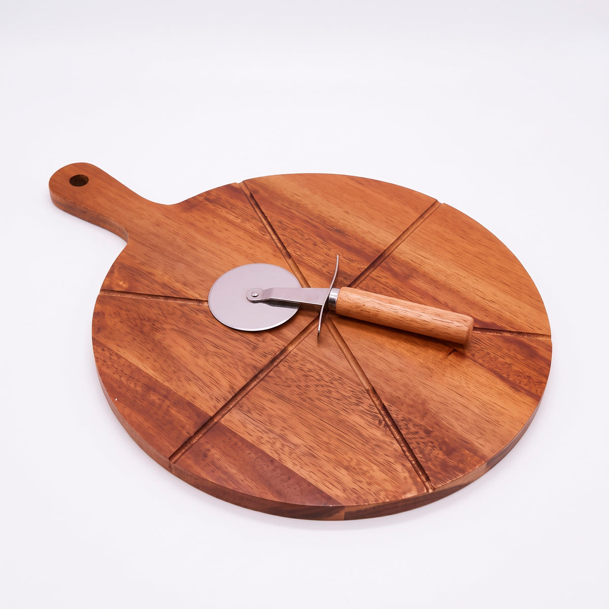 Set tabla 33 x 42cm y cortador de pizza Acacia