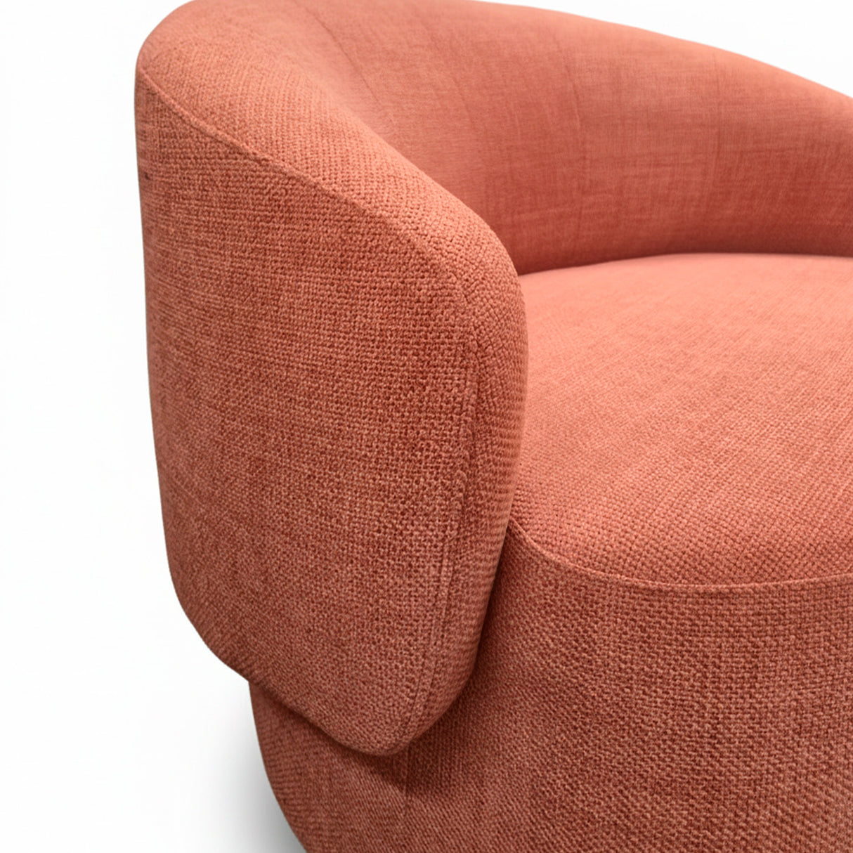 Poltrona giratoria color rojo salmón de tejido grueso