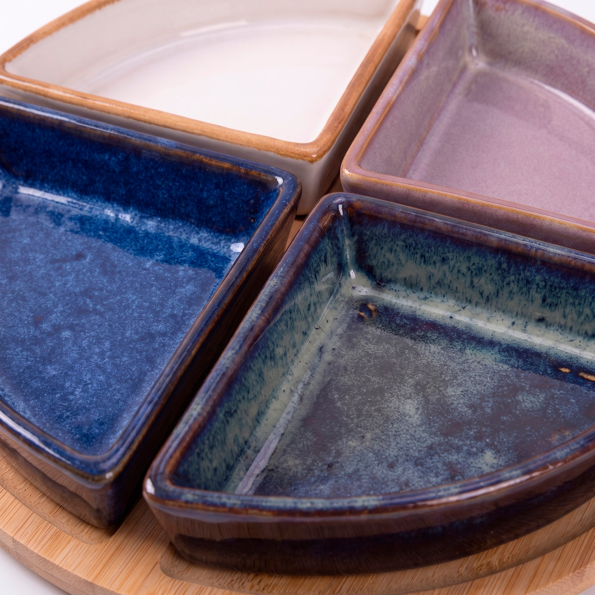 Set 4 bowls de cerámica triángulo + bandeja