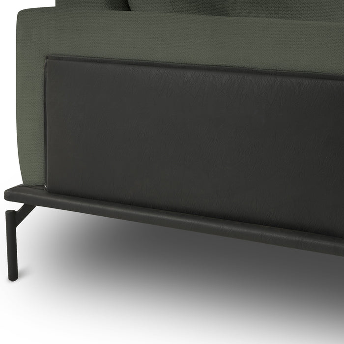 IMG 02 DESSER 2004.jpg__PID:5823bdc3-5ee0-487d-a060-bc00206d7f89