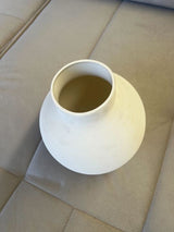 Florero de Cermica Blanco Redondo Outlet S/CAMBIO NI DEVOLUCIÓN